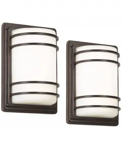 Комплект из 2 современных настенных уличных светильников Habitat, «потертая бронза», диаметр 28 см, опаловое стекло, для установки на столбы, наружные стены сарая, террасы, дома, крыльца, двора или патио John Timberland, коричневый