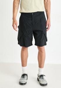 Шорты TILTED Weekday, черный