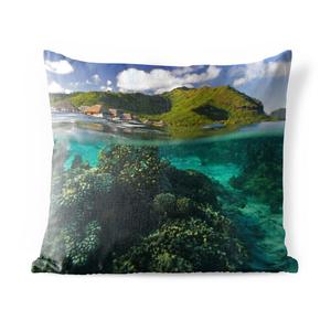 Подушка для улицы MuchoWow — Вид под воду на острове Моореа — 45x45 см — Устойчивость к атмосферным воздействиям — Подушка для отдыха — Чехлы для подушек — Декоративные чехлы для подушек — Декоративные чехлы для подушек, мультиколор