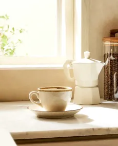 Фарфоровая чашка с антикварным ободком Zara Home, экрю