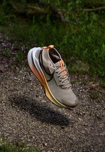 Кроссовки Nike Performance ZOOMX ZEGAMA 2, Malt/Black/Ghost/Alabaster/Orange Pulse/Total Orange/Lilac