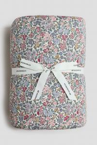 Хлопковое стеганое покрывало H&M, 150х250 см, светло-голубой/цветы