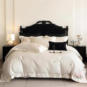 YUSIWOAL Комплект постельного белья из длинноволокнистого хлопка с элегантной цветочной вышивкой, плотность 600 тс Color 1