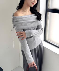 Топ с завязками по бокам, открывающий плечи