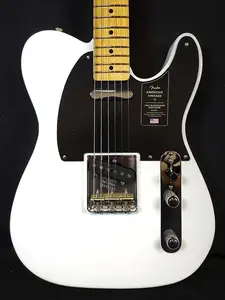 Fender Ограниченная серия American Vintage II 1951 Telecaster, корпус из ясеня, гриф из клена, прототип White, с футляром HSC