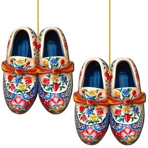 Набор из 2 датских туфель с декоративными деревянными рождественскими украшениями от Г. Дебрехта Designocracy, мультиколор
