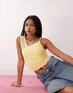 Топ Reclaimed Vintage со сборками и перекрученными плечами, желтого цвета