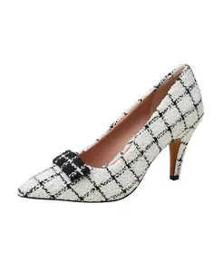 Женские туфли-лодочки на шпильке с острым носом Linea Paolo, белый