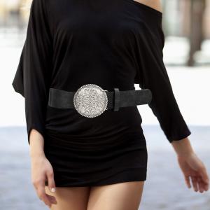 Эластичный пояс с тисненым круглым ремешком FASHNZFAB, черный, родий