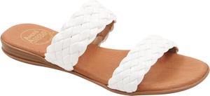 Сандалии Andre Assous Naria Featherweight Flat Sandal, белый