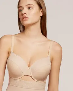 Бюстгальтер, уменьшающий спину, на косточках и с легкой набивкой Gisela, цвет Nude