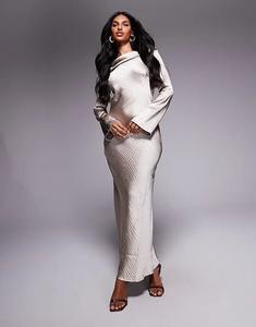 Расклешенное платье макси с длинными рукавами TFNC нежно-золотистого цвета