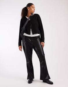 Узкие брюки-клеш из искусственной кожи с защипами Curve черного цвета Asos Curve