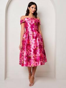 Цветочное жаккардовое платье миди с открытыми плечами Chi Chi London, Pink