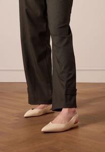 Туфли-лодочки с открытой пяткой Manfield, кремовый