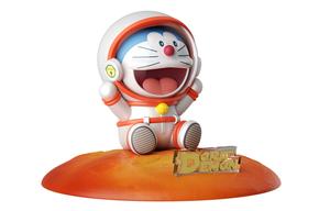 Коллекция Doraemon Happy Planet космонавт, фигурки Chibi с подставкой в mystery box ROCK