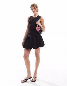 Мини-платье ONLY с открытой спиной и подолом-пузырем черного цвета