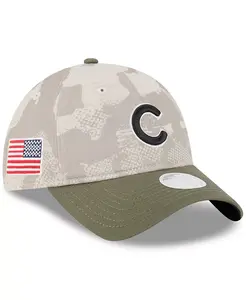 Женская регулируемая кепка 9TWENTY Chicago Cubs 2025 Armed Forces Day светло-бежевого/оливкового цвета New Era