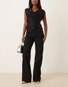 Джинсы Gina Tricot с широкими штанинами и передними карманами, расклешенные, черного цвета