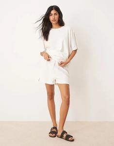 Короткий трикотажный джемпер ASOS DESIGN кремового цвета