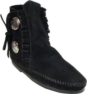 Женские ботинки Minnetonka с двумя пуговицами и жесткой подошвой, Black