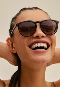 Солнцезащитные очки Pilgrim SAHARA, Tortoise Brown/Brown