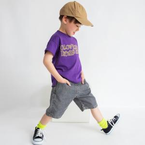 Разнообразные футболки с коротким рукавом