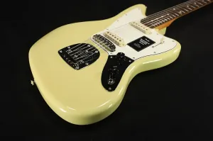 Fender Player II Jaguar, гриф из палисандра, цвет Hialeah Yellow 930