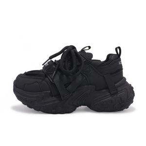 LIANGHUO Скользоустойчивые износостойкие дышащие утепленные низкие массивные кроссовки женские Black, цвет Black