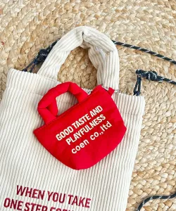 Брелок-сумочка с вышитым логотипом