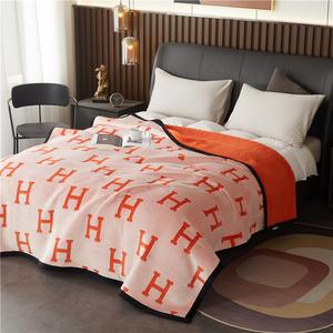 Fuanna Плед молочный вельвет 150х200 см, двухслойный, черная окантовка, цвет Flame Orange