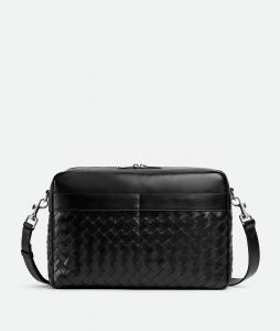 Large intrecciato camera bag with pocket BOTTEGA VENETA, черный