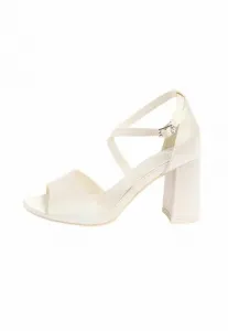 Сандалии средней высоты из атласа с перекрестными ремешками, стандартного кроя. Friends Like These, Cream