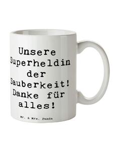 Кружка с надписью Уборщица-супергерой белого цвета Mr. & Mrs. Panda