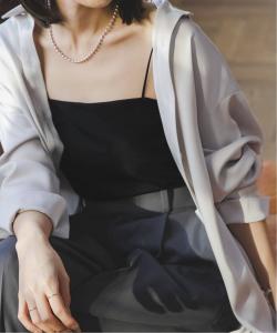 Ками для пловчихи на задней линии