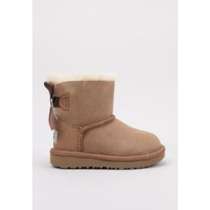 Детские зимние ботинки Ugg, цвет marrón coco