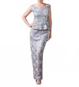 Платье с баской и вышивкой в ​​серебряном цвете Ursula Of Switzerland, серебряный