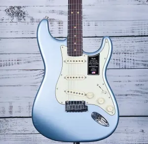 Fender American Ultra Luxe '60s Stratocaster | Ледяной голубой металлик