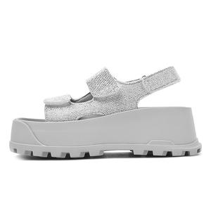 Пляжные сандалии женские серебряный Cameido, серебряный