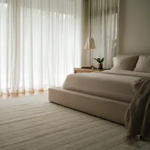 Полосатый шерстяной ковер в прихожей nuLOOM, 152x244 см, светло-бежевый