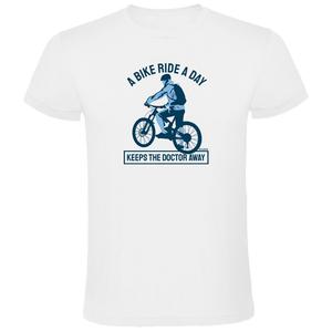 Футболка Kruskis Keep The Doctor Away, белый