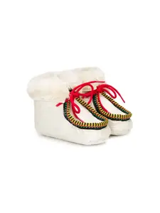 Пинетки со шнуровкой и цигейкой Pèpè, белый