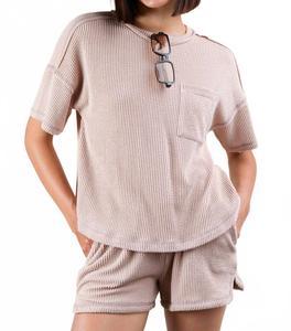 Оверсайз двухцветный двойной трикотажный топ и шорты в цвете овсянка VERY J, Oat