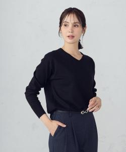 Базовый трикотаж с V-образным вырезом