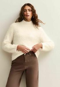 Джемпер New Look FLUFFY RIBBED HIGH NECK, White
