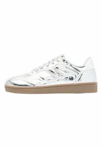 Кроссовки BRITISH KNIGHTS  CHARMIX, серебряный