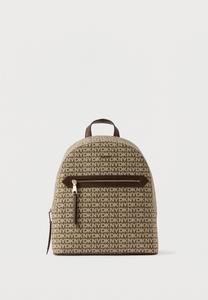 Рюкзак DKNY BRYANT AVE BACKPACK, Chino/Chocolate/Brown