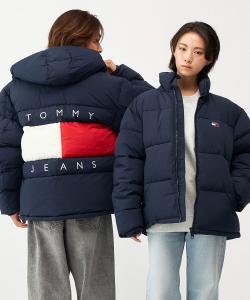 Пуховая куртка с капюшоном и флагом