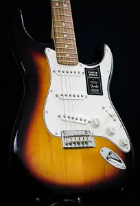 Fender Player Stratocaster PF в 3-цветном солнцезащитном окрасе
