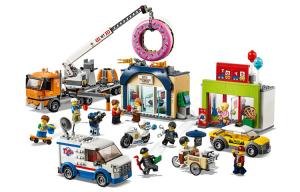 Городская коллекция, Donut Shop Opening пластиковые строительные блоки 400+ деталей 60233 LEGO